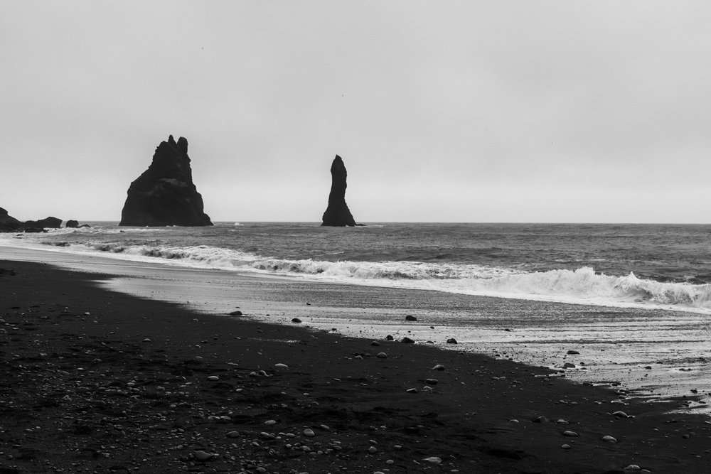 Spiaggia di Reynisfjara: guida alla spiaggia nera più spettacolare d’Islanda